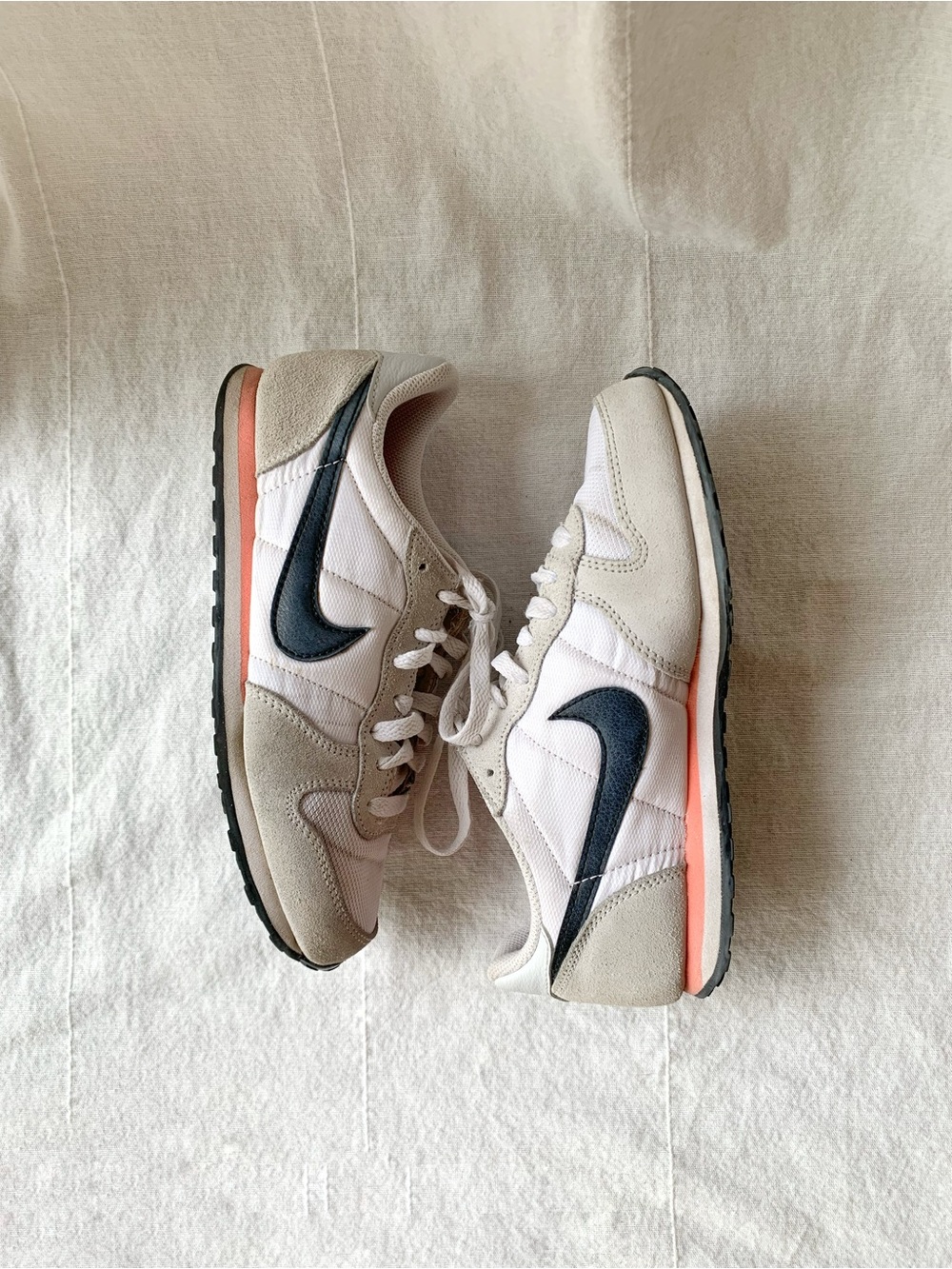 Nike Retro Sneakers Women's Size 7 - Picture 5 of 7